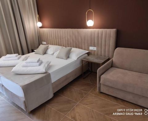 Grande offre-hôtel à vendre dans le centre de Split à 500 mètres de la mer - pic 21