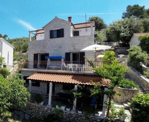 Attractive apart-house with 4 apartments for sale in Bobovisce on Brac, second row to the sea - pic 12