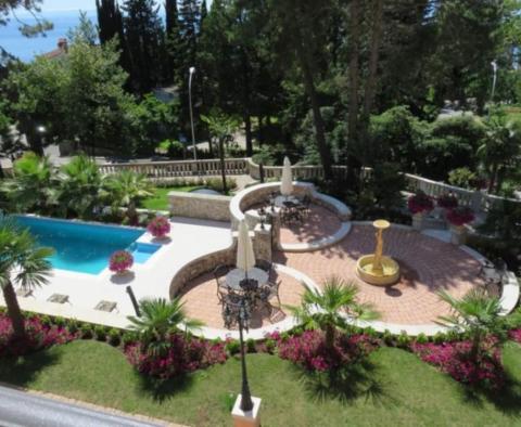 Deux fantastiques penthouses à vendre dans une résidence 5***** étoiles avec piscine à Lovran - pic 16