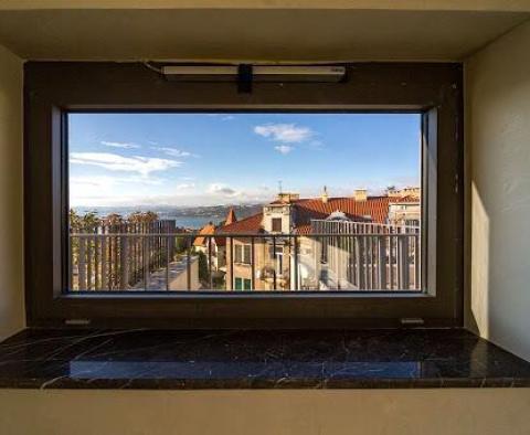 Extraordinary high-floor apartment with roof terrace in Opatija - pic 10