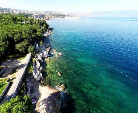 Urbanisiertes Land in Kostrena Sveta Lucija angeboten 