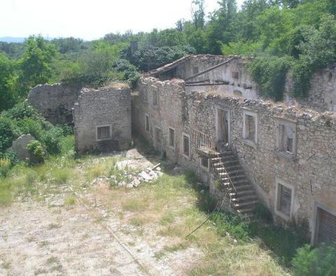 Promising hotel for renovation near Labin - pic 15