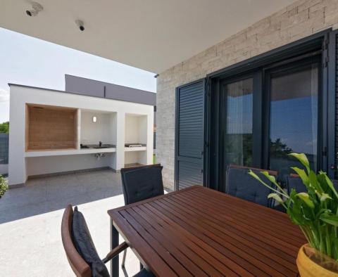 Fantastische moderne Villa mit beheiztem Pool und offenem Meerblick in der Gegend von Labin - foto 18