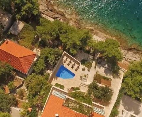 Immeuble de 6 appartements en première ligne de mer sur l'île de Brac - pic 4
