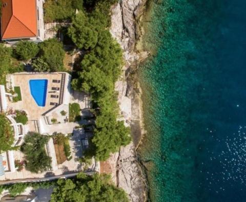 Immeuble de 6 appartements en première ligne de mer sur l'île de Brac - pic 3