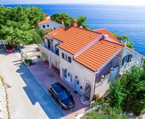Immeuble de 6 appartements en première ligne de mer sur l'île de Brac - pic 47