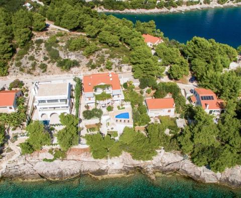 Immeuble de 6 appartements en première ligne de mer sur l'île de Brac - pic 54