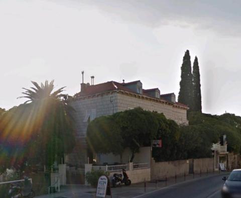 Великолепная недвижимость в самом центре Дубровника (6 апартаментов и ресторан) - фото 2