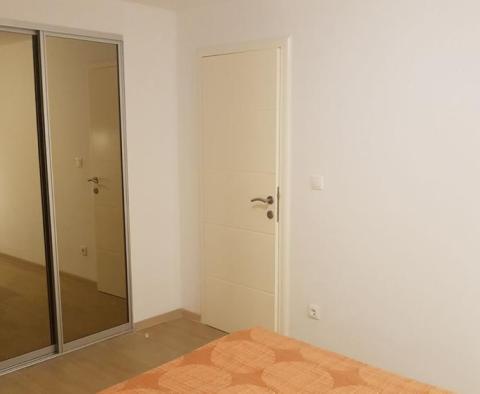Geschmackvoll renoviertes Gebäude direkt am Meer mit stilvollem Restaurant und drei Apartments in Ciovo - foto 15
