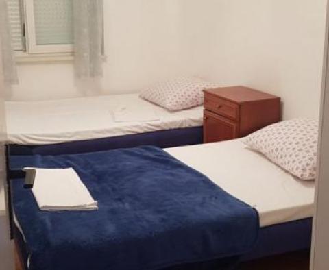 Mini-Hotel 320m2 mit 3 Wohnungen und Büro, Ližnjan - foto 12