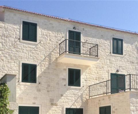 Budova 6 nových apartmánů na pobřeží na ostrově Brač - pic 3