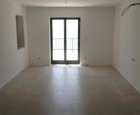 Budova 6 nových apartmánů na pobřeží na ostrově Brač - pic 6