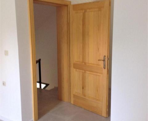 Budova 6 nových apartmánů na pobřeží na ostrově Brač - pic 7