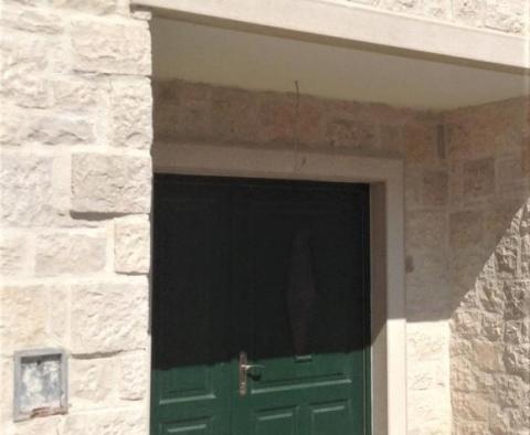 Budova 6 nových apartmánů na pobřeží na ostrově Brač - pic 8
