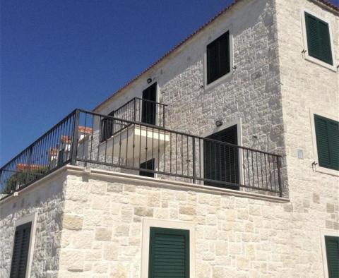 Budova 6 nových apartmánů na pobřeží na ostrově Brač - pic 9