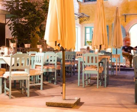 Бутик-отель на продажу в Фазане с фантастической аурой и центральным расположением - фото 2