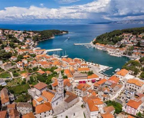 Maison en pierre à Hvar au centre de Jelsa 