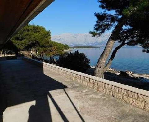 Villa unique en bord de mer sur l'île de Brac sur 11000 m2 de terrain en bord de mer - pic 5