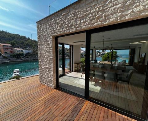 L'une des sept nouvelles villas en bord de mer à vendre dans la région de Sibenik dans une copropriété de luxe fermée - pic 9