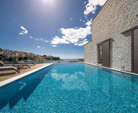 L'une des sept nouvelles villas en bord de mer à vendre dans la région de Sibenik dans une copropriété de luxe fermée - pic 24