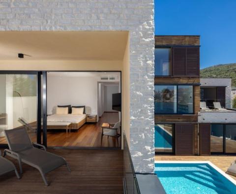 L'une des sept nouvelles villas en bord de mer à vendre dans la région de Sibenik dans une copropriété de luxe fermée - pic 32
