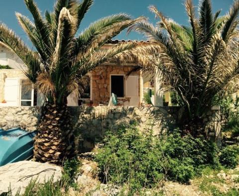 Erstaunliches Haus am Strand in einer ruhigen Bucht auf der Insel Hvar - foto 6