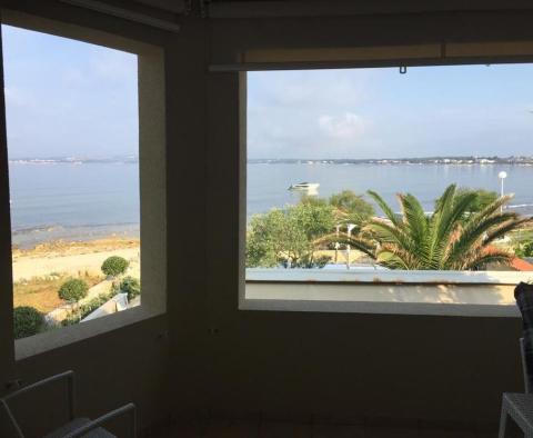 Szép tengerparti turistaszállás 5 apartmanból, közvetlenül a tengerparton - pic 5