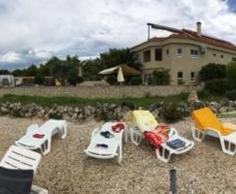 Szép tengerparti turistaszállás 5 apartmanból, közvetlenül a tengerparton - pic 30