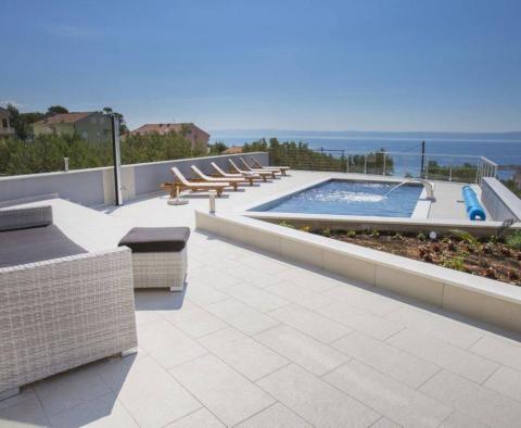 Incroyable nouvelle villa moderne avec vue sur la mer à Makarska 