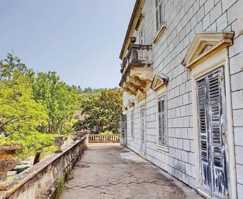 Ancien palais de luxe sur l'île de Sipan à vendre à seulement 80 mètres de la plage - pic 30