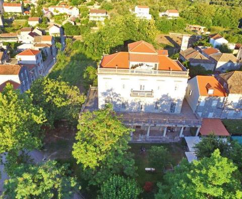Ancien palais de luxe sur l'île de Sipan à vendre à seulement 80 mètres de la plage - pic 3