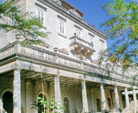 Ancien palais de luxe sur l'île de Sipan à vendre à seulement 80 mètres de la plage - pic 47