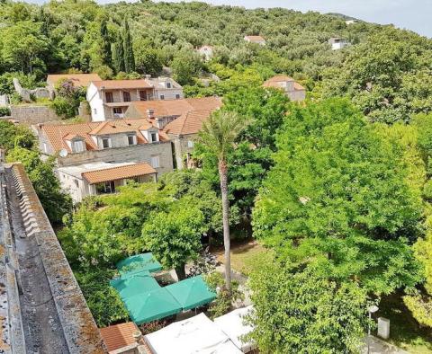 Ancien palais de luxe sur l'île de Sipan à vendre à seulement 80 mètres de la plage - pic 55