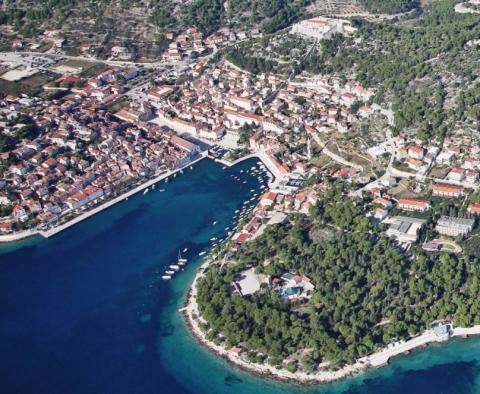 Building plot on Hvar with building permit for villa with pool - unique offer! 