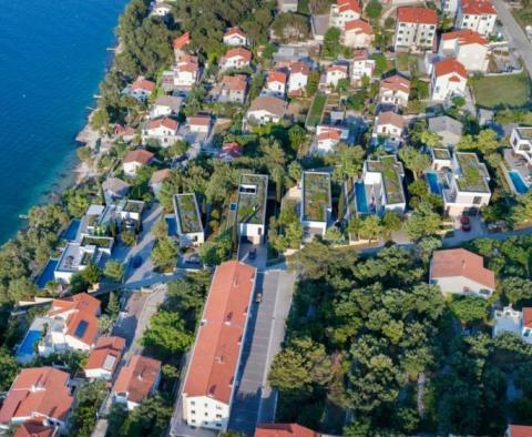 Új, modern tengerparti társasház a Ciovo-n kínál villákat eladásra - pic 3
