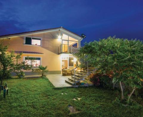 Schöne Villa in Veprinac mit Swimmingpool und fantastischem Meerblick - foto 9