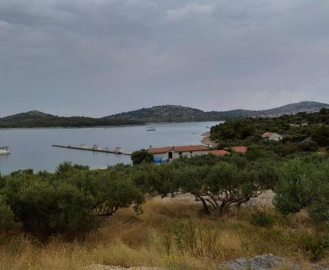 Einmalige Gelegenheit, 31.500 m² zu kaufen. Grundstück auf der Insel in der Nähe des Naturparks Kornati mit einem funktionierenden Restaurant und einem Yachthafen - foto 5