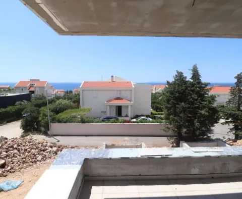 Dwupoziomowy penthouse z tarasem na dachu w Pag w Novalji - pic 15 Dwupoziomowy penthouse z tarasem na dachu w Pag w Novalji - pic 15