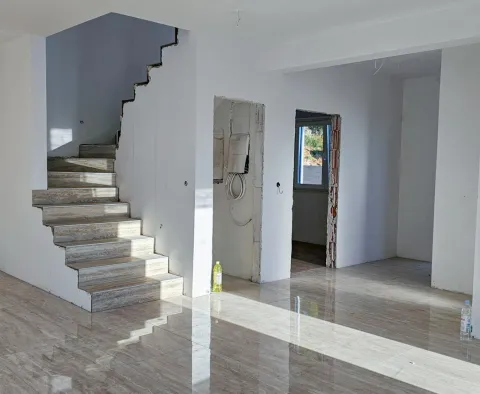 Luxusní vila s moderním designem v Barbat na ostrově Rab, jen 300 metrů od moře, na prodej - pic 7 Luxusní vila s moderním designem v Barbat na ostrově Rab, jen 300 metrů od moře, na prodej - pic 7