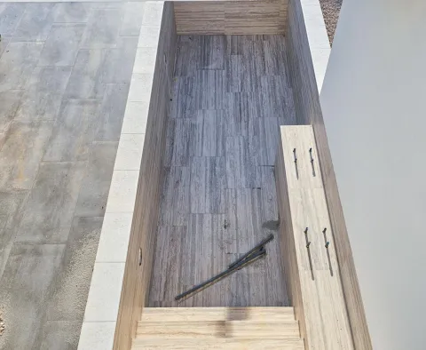 Luxusní vila s moderním designem v Barbat na ostrově Rab, jen 300 metrů od moře, na prodej - pic 22