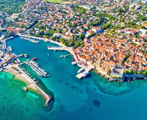 Urbanisiertes Land in der Stadt Krk, 1 km vom Meer entfernt, zu verkaufen - foto 5