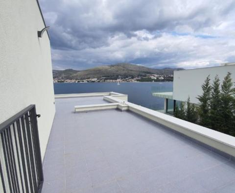 Outstanding waterfront modern villa with infinity pool within new community on Ciovo - pic 19