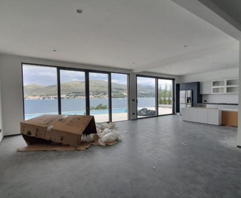 Outstanding waterfront modern villa with infinity pool within new community on Ciovo - pic 29