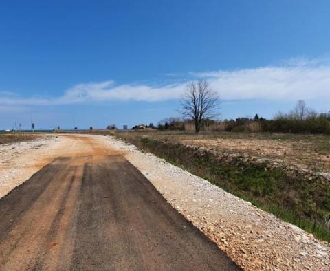 First line land plot for sale in Novigrad area over 1,7 ha - 17.246m2 - pic 10