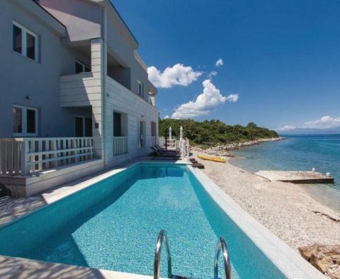 Piękna nowo wybudowana willa z basenem na wyspie Peljesac, tuż przy plaży - pic 2