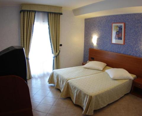 Hotelový komplex **** 4 hvězdiček s velkým potenciálem na Cresu - pic 21