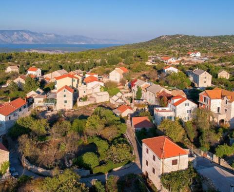 Projet de huit villas mitoyennes et de deux villas indépendantes à Hvar à environ 700 mètres de la mer - pic 3