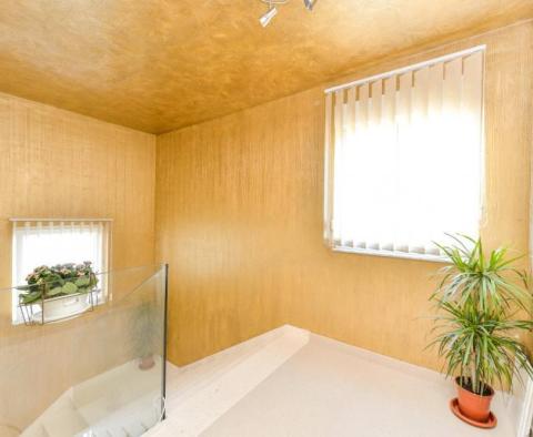Exceptional tourist property in Zaton with 5 apartments, just 20 meters from the beach - pic 26