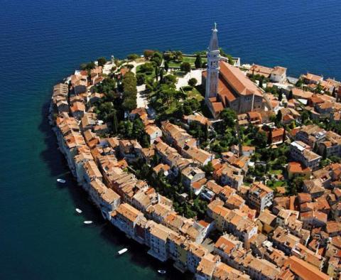 Wonderful building for sale in Rovinj just 150 meters from the sea 