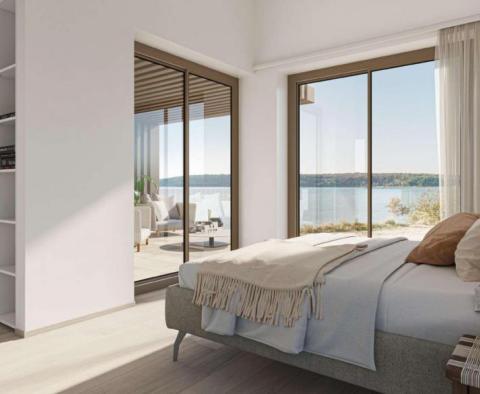 Fantastic new residence in Novigrad offers apartments with pools near future yachting marina - pic 4